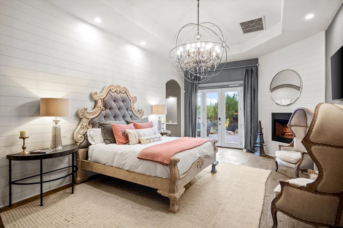 Breakthrough Acres — master suite
