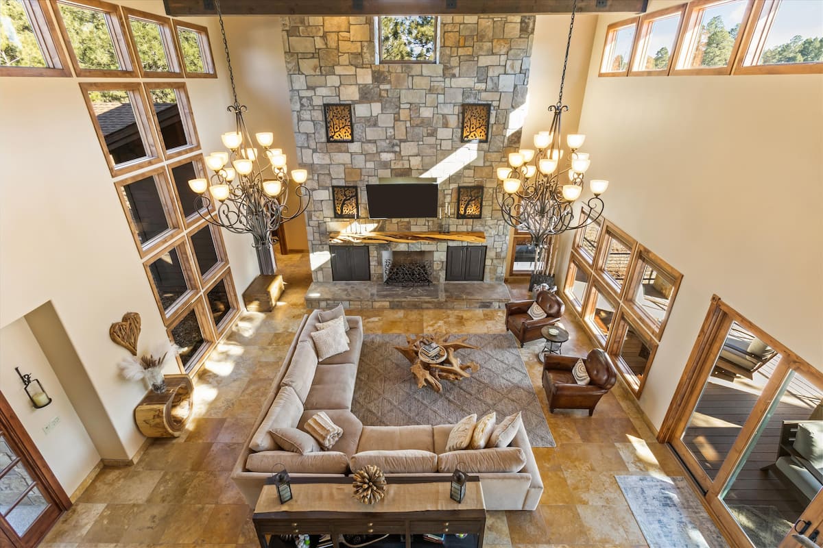 Breakthrough Lodge — great room